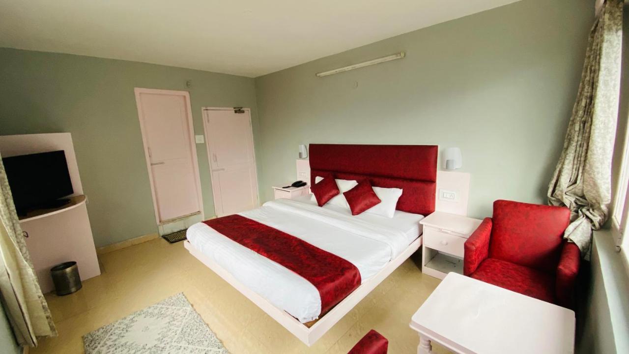 Hotel Meadows View, Near Mall Road Manali 외부 사진